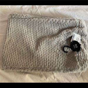 Woman’s snood scarf